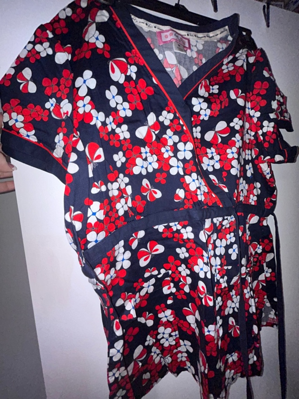 Bundle of Two Scrubs Tops - Picture 4 of 12